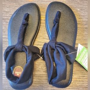 Sanuk yoga mat flip flops